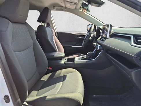 Used 2024 Toyota RAV4 XLE AWD/4WD image 21