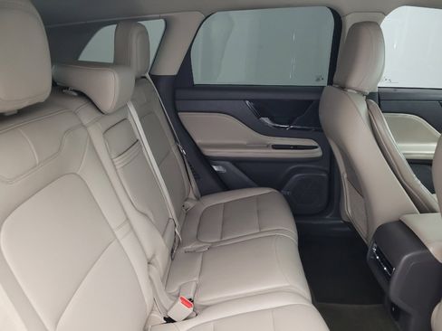 Used 2021 Lincoln Corsair AWD image 19