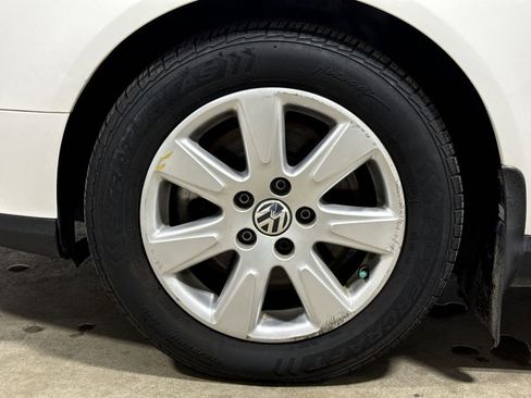 Used 2007 Volkswagen Passat 2.0T image 26