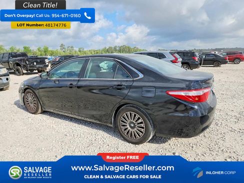 Used 2015 Toyota Camry LE image 3