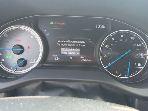 Used 2022 Toyota Venza XLE AWD/4WD image 16