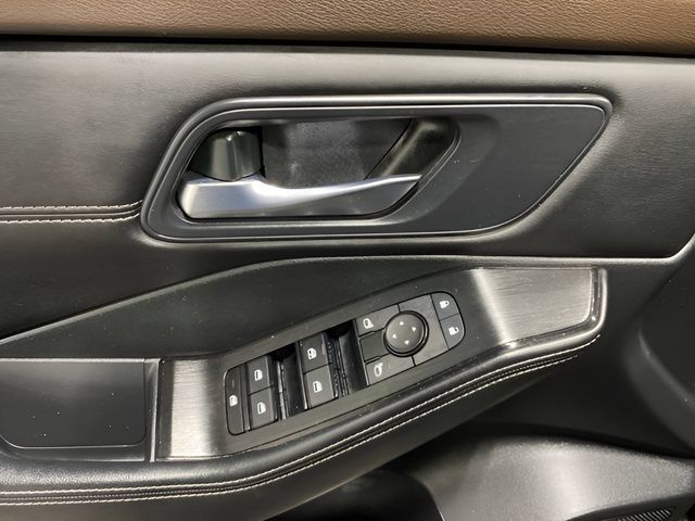 Certified 2023 Nissan Rogue SV w/ SV Premium B Package AWD/4WD image 10