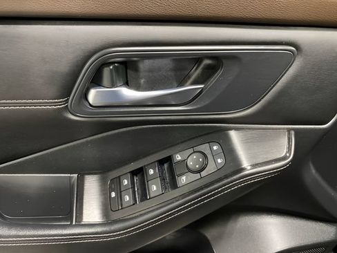 Certified 2023 Nissan Rogue SV w/ SV Premium B Package AWD/4WD image 10