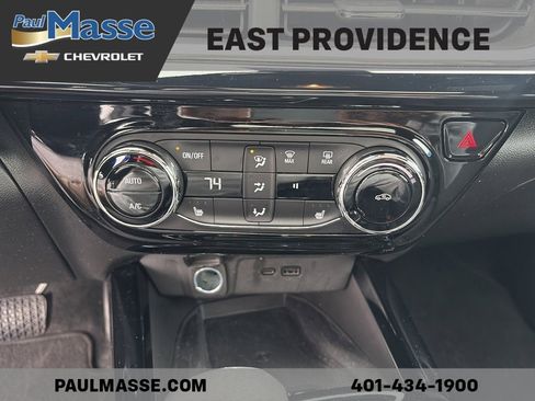 Used 2024 Chevrolet Trax RS w/ Sunroof Package image 14