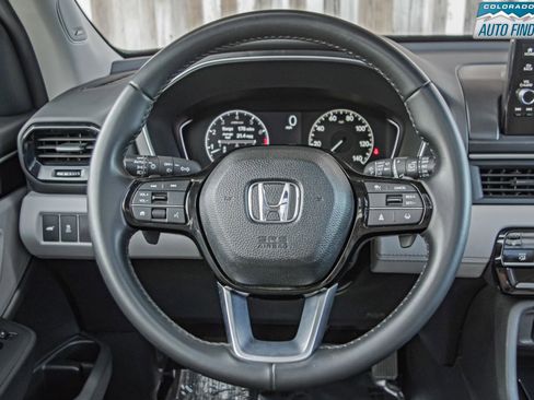 Used 2023 Honda Pilot Touring image 13