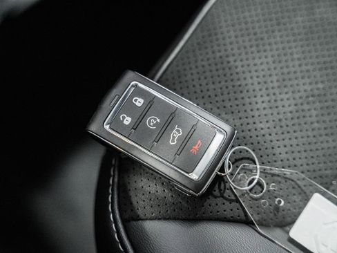 New 2025 Jeep Grand Cherokee Altitude image 39