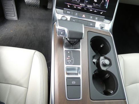 Used 2024 Audi A6 2.0T Premium w/ Convenience Package AWD/4WD image 15