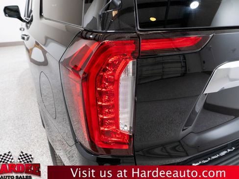 Used 2021 GMC Yukon Denali w/ Denali Premium Package RWD image 9