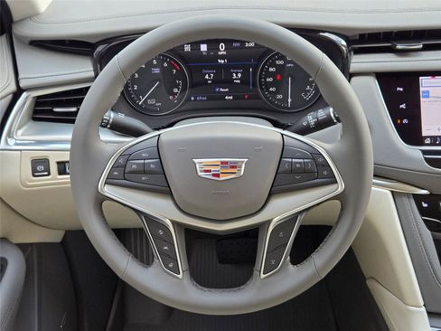 New 2026 Cadillac XT5 Premium Luxury w/ LPO, Floor Liner Package AWD/4WD image 15