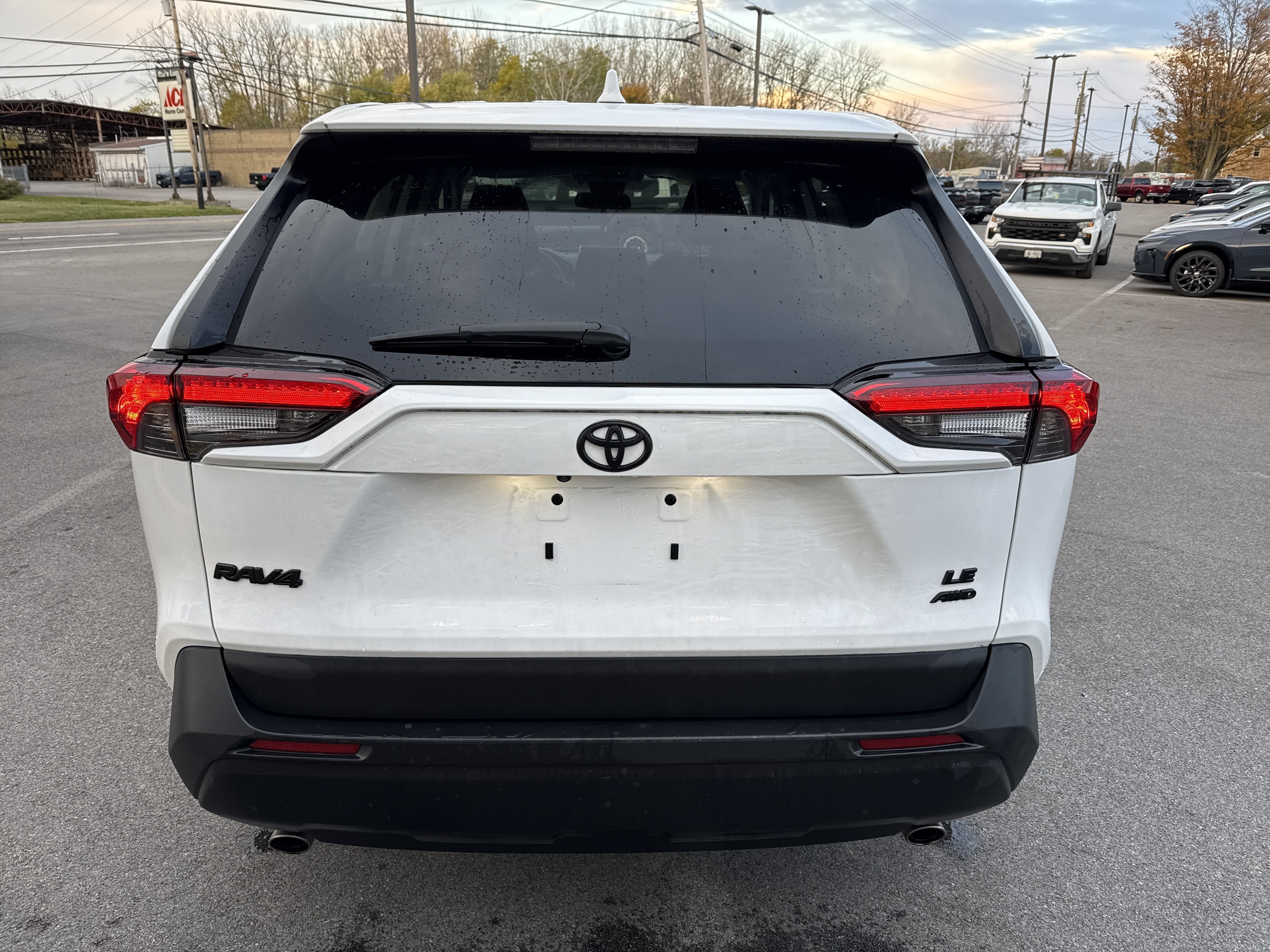 Used 2023 Toyota RAV4 LE AWD/4WD image 9
