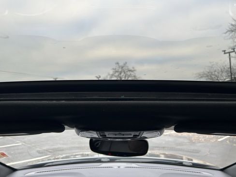 Used 2019 Jeep Grand Cherokee Limited image 18