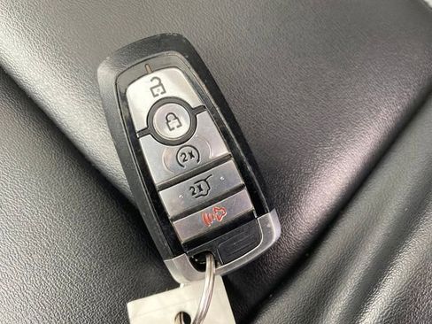 Used 2023 Ford Explorer XLT image 22