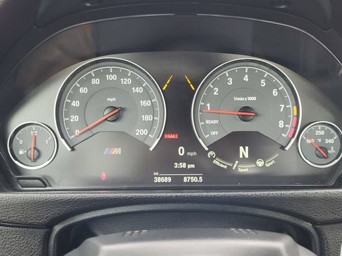 Used 2020 BMW M4 Convertible RWD image 23