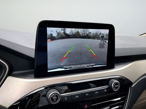 Used 2020 Ford Escape SE image 26