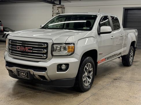 Used 2016 GMC Canyon SLE image 3
