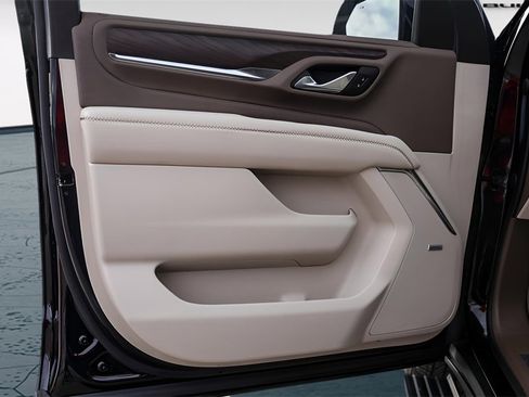 Used 2023 GMC Yukon Denali w/ Advanced Technology Package image 28