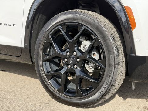 Used 2024 Chevrolet Traverse RS w/ LPO, Floor Liner Package image 30