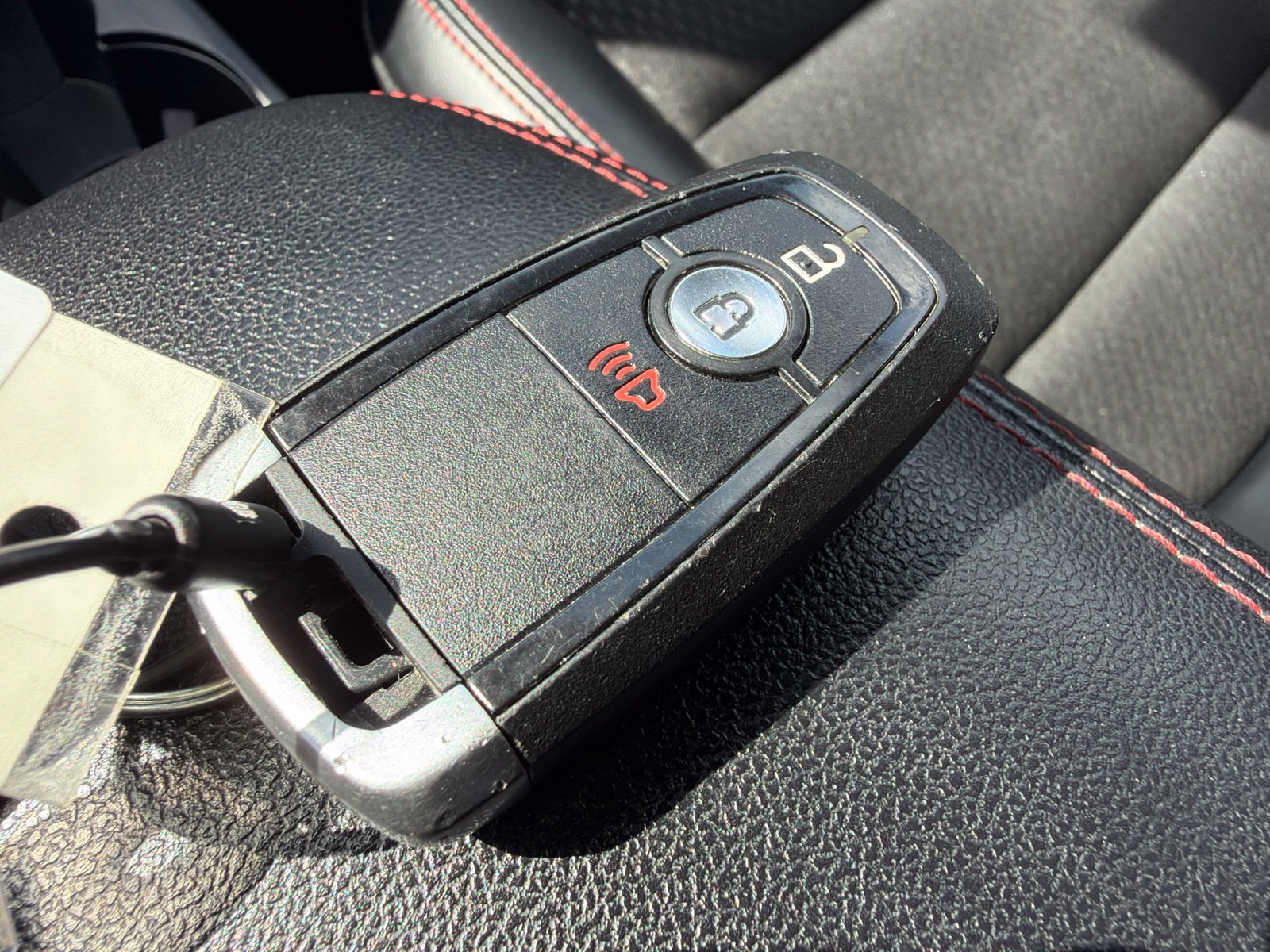Used 2025 Ford Escape ST-Line FWD image 26