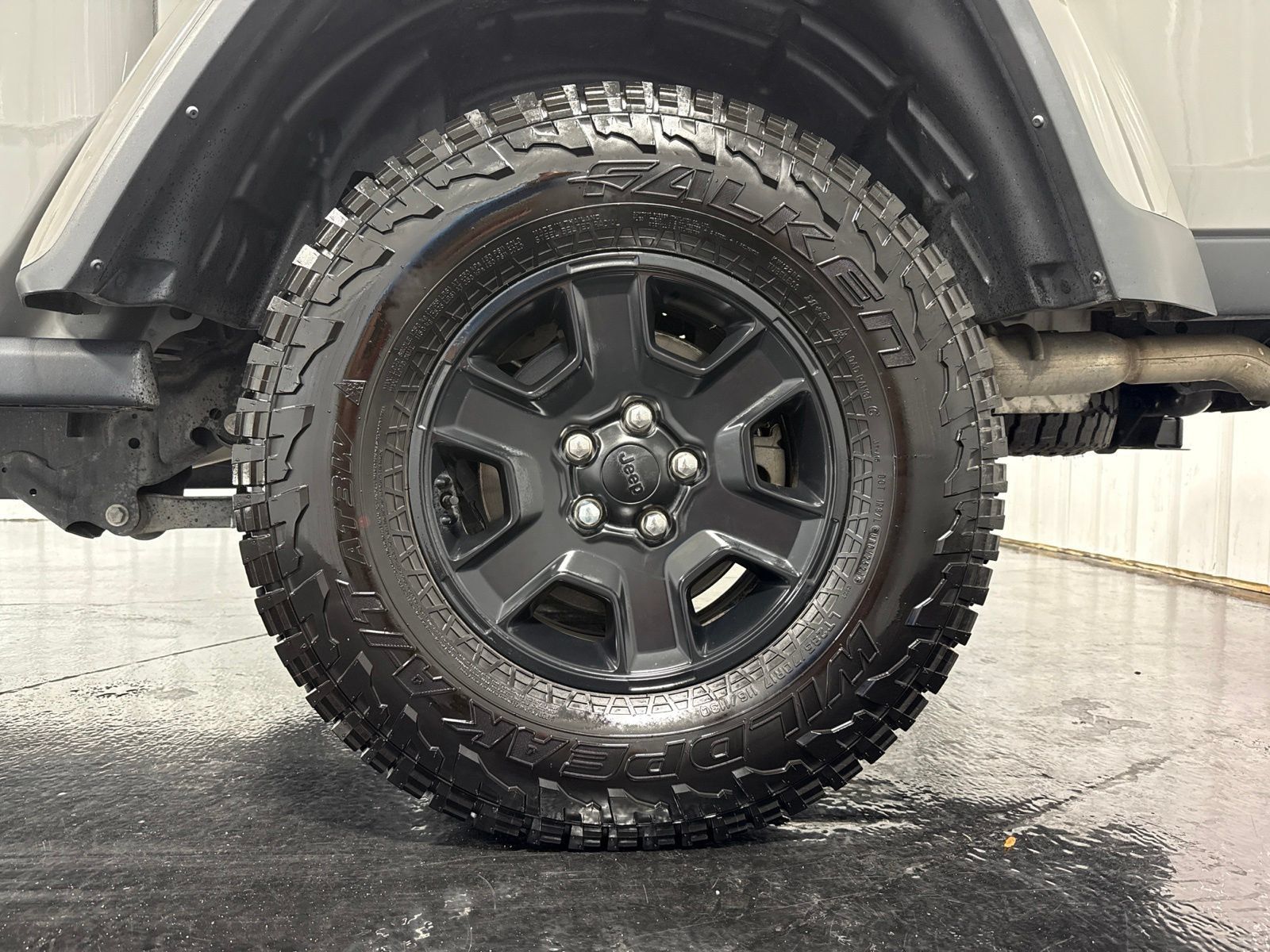 Used 2022 Jeep Gladiator Mojave w/ LED Lighting Group AWD/4WD image 7