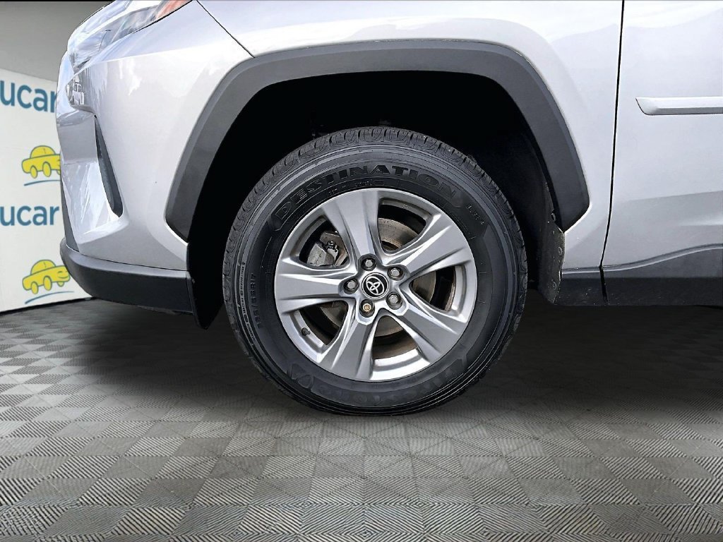 Used 2022 Toyota RAV4 XLE AWD/4WD image 7