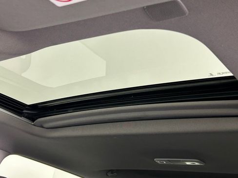 Used 2023 Chevrolet Silverado 2500 LTZ w/ LTZ Convenience Package image 32