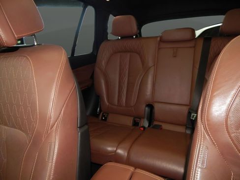 Used 2020 BMW X5 xDrive40i w/ M Sport Package image 30