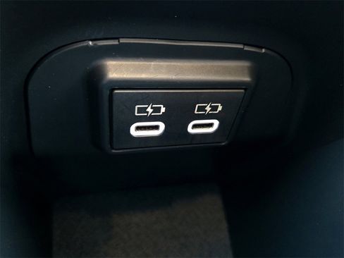 Used 2024 Toyota RAV4 XLE Premium image 23