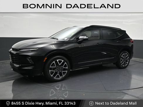 Used 2023 Chevrolet Blazer RS FWD image 1