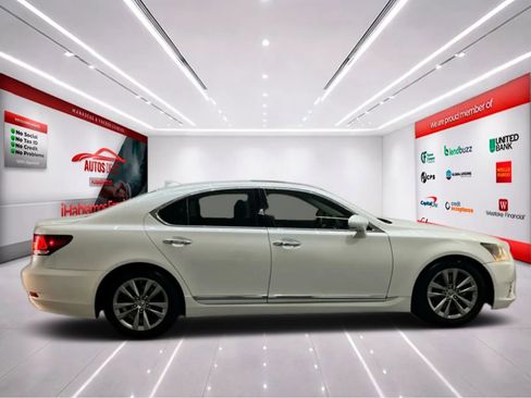 Used 2016 Lexus LS 460 w/ Comfort Package RWD image 9