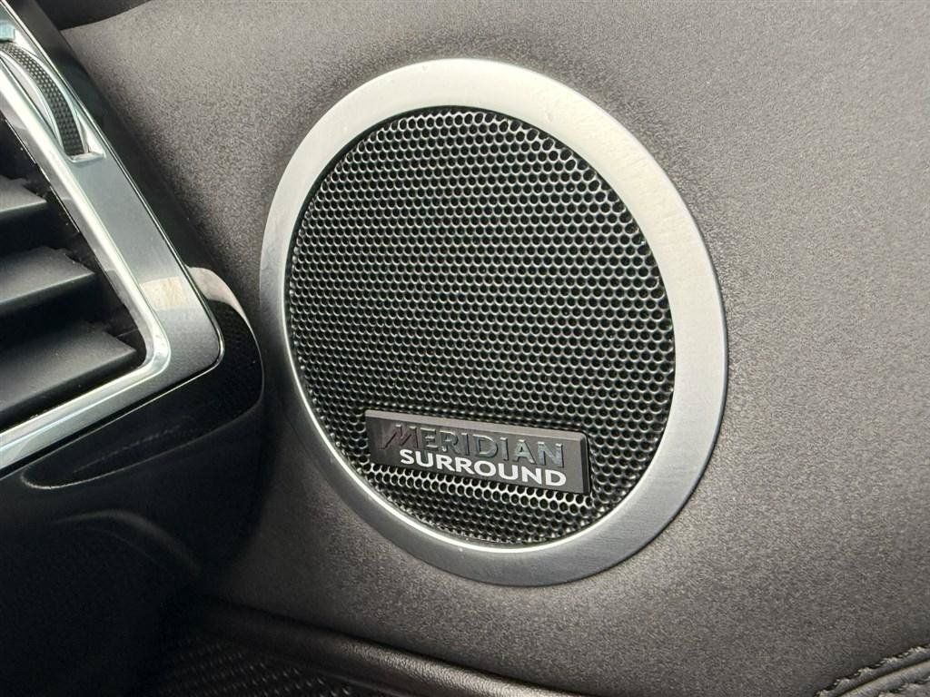 Used 2018 Land Rover Discovery HSE AWD/4WD image 40