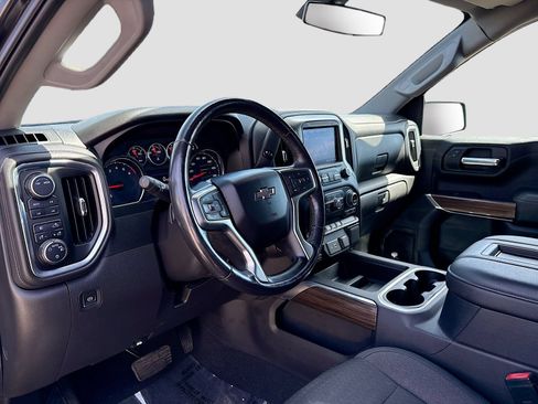 Used 2021 Chevrolet Silverado 1500 LT Trail Boss w/ Bed Protection Package AWD/4WD image 9