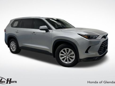 Used 2024 Toyota Grand Highlander XLE image 1