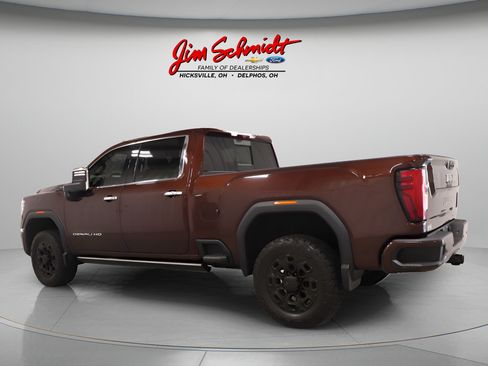 Used 2024 GMC Sierra 2500 Denali Ultimate w/ LPO, GMC Protection Package AWD/4WD image 4