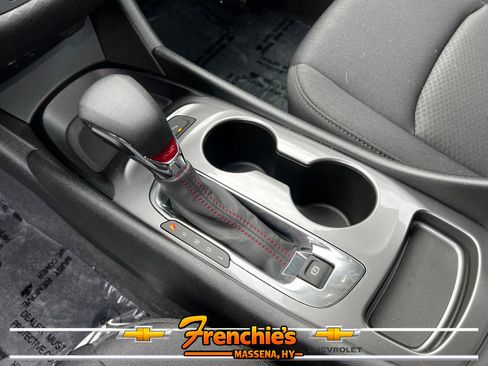 Used 2024 Chevrolet Malibu RS FWD image 17