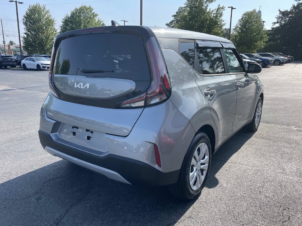 Used 2023 Kia Soul LX FWD image 7