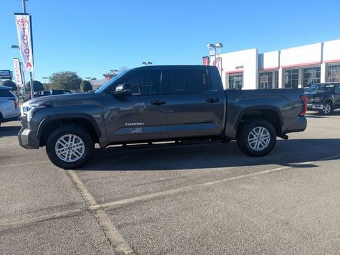 Used 2022 Toyota Tundra SR5 AWD/4WD image 6