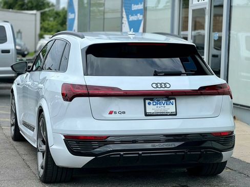 Used 2024 Audi Q8 e-tron Prestige w/ Prestige Package AWD/4WD image 3