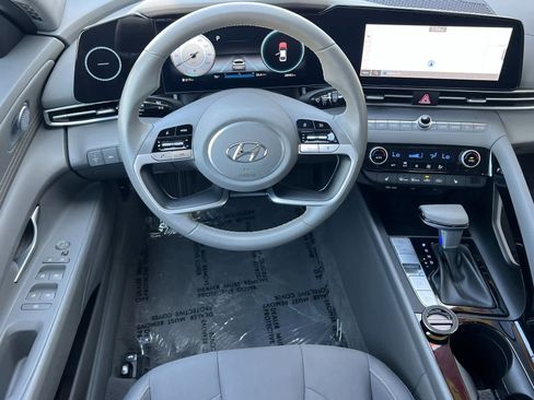 Certified 2023 Hyundai Elantra SEL w/ Convenience Package image 15