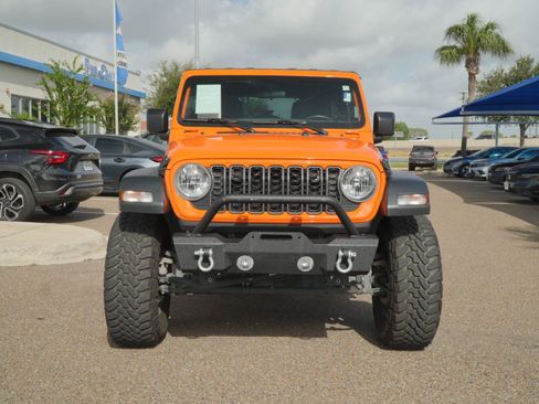 Used 2025 Jeep Wrangler Unlimited Sport AWD/4WD image 2