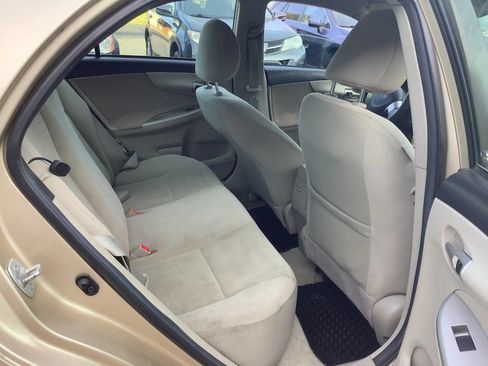 Used 2013 Toyota Corolla LE FWD image 15