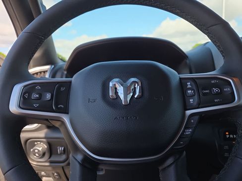 Used 2025 RAM 1500 Big Horn AWD/4WD image 23