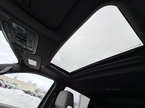 Used 2022 GMC Sierra 1500 SLT w/ SLT Premium Plus Package image 19