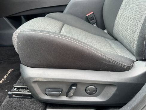 Used 2023 Nissan Rogue SV AWD/4WD image 10