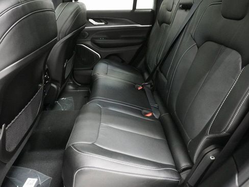 New 2026 Jeep Grand Cherokee Limited image 16