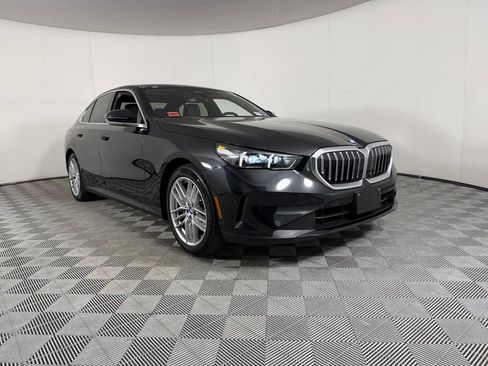 Used 2025 BMW 530i RWD image 3