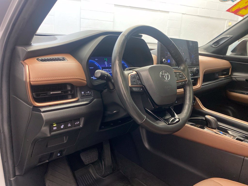 Used 2024 Toyota Grand Highlander AWD Hybrid image 19