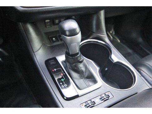 Used 2018 Toyota Highlander Limited Platinum image 27