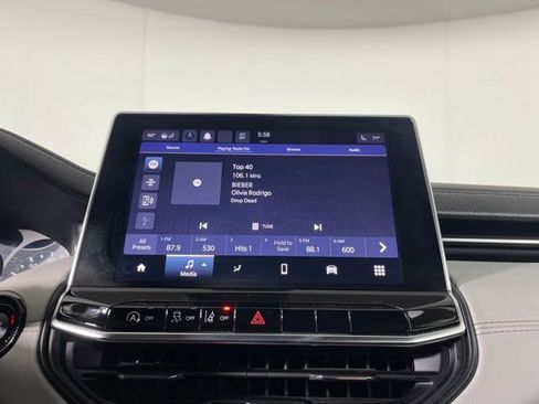 Used 2022 Jeep Compass Limited w/ Sun and Sound Group AWD/4WD image 26
