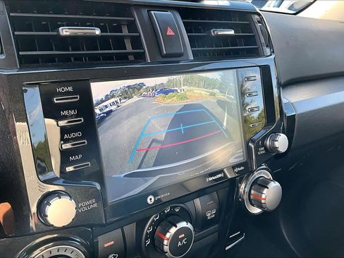 Certified 2022 Toyota 4Runner TRD Off-Road Premium w/ Moonroof Package AWD/4WD image 27