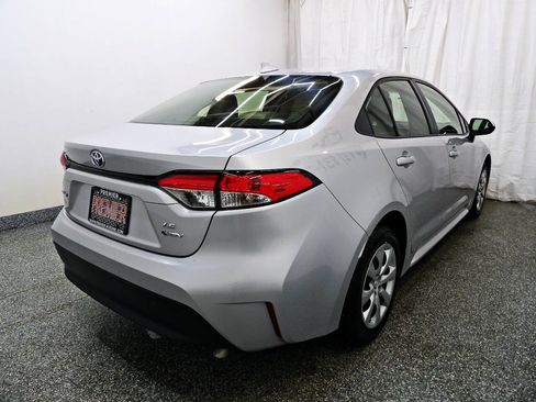 Used 2025 Toyota Corolla LE FWD image 5